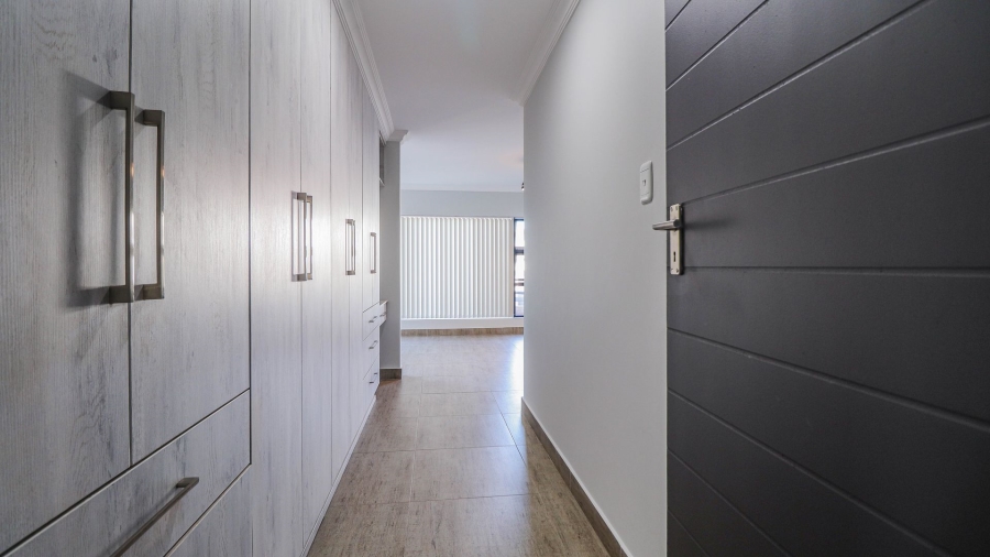 4 Bedroom Property for Sale in Wavecrest Eastern Cape